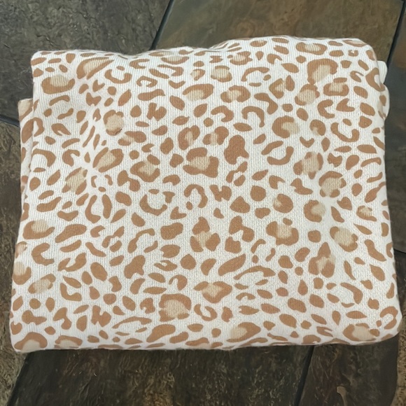 Time and Tru tan Leopard print white trim -pullover sweat shirt- Large - Picture 2 of 14